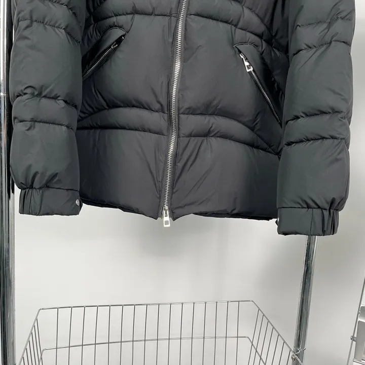 ロエベ ダウン コート ロゴ刺繍