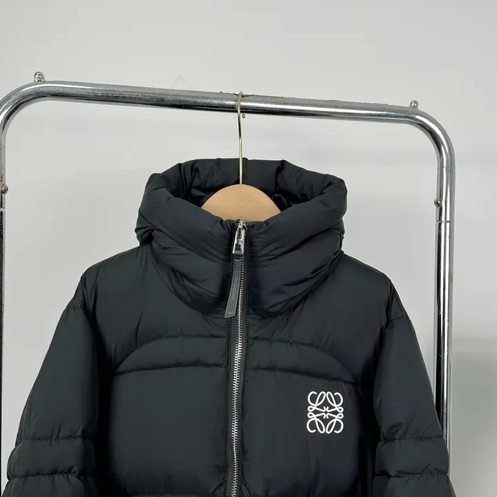 ロエベ 冬服 黒