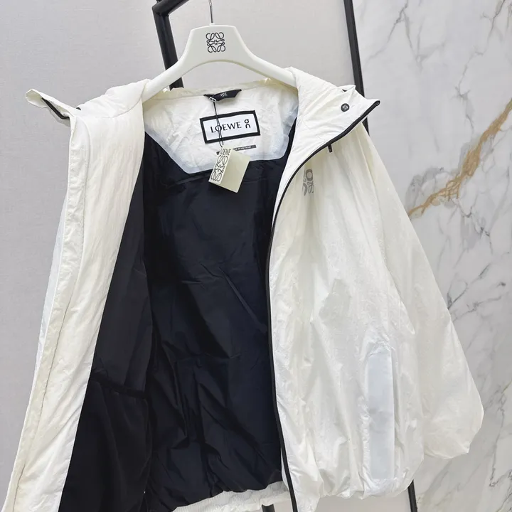 ロエベ ダウンジャケットスーパーコピー