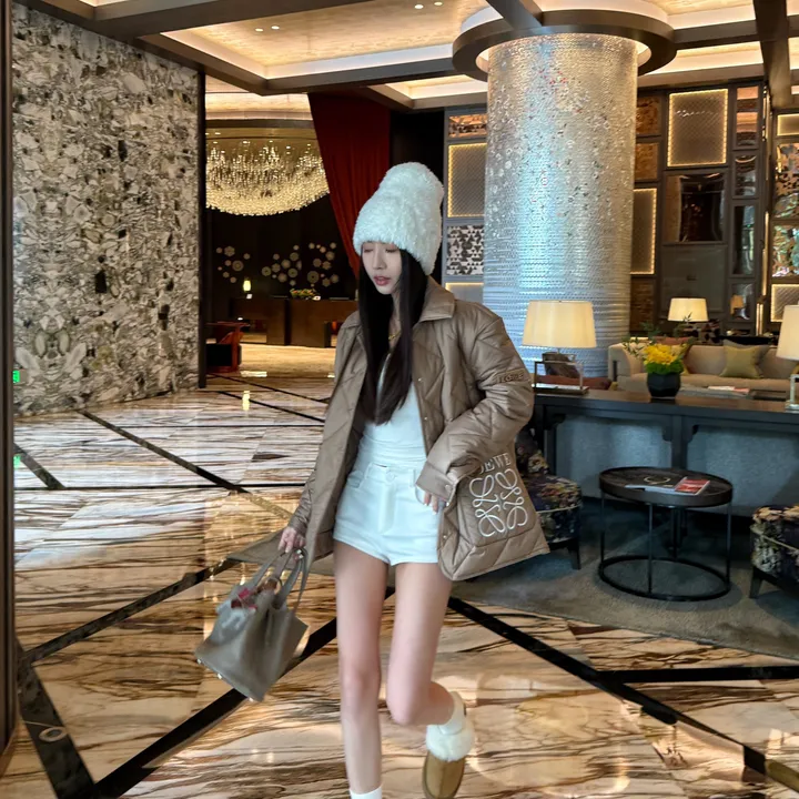 LOEWE アナグラム アウター