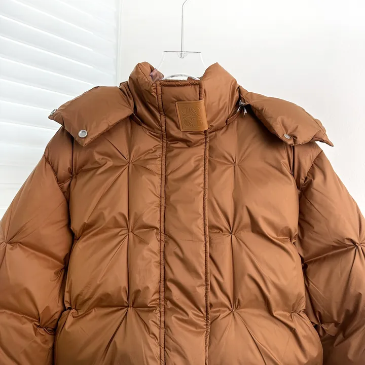 ロエベ パファーダウンジャケット レディース