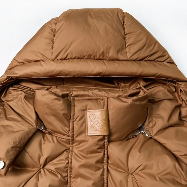 ロエベ アナグラム ダウン