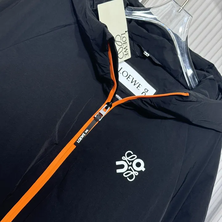 ロエベ オン フード付き ダウンジャケット