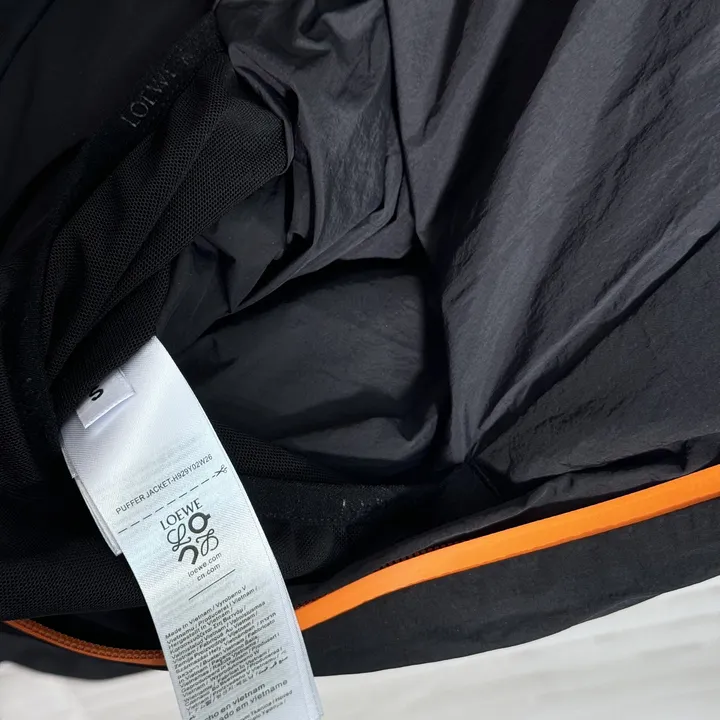 ロエベ オン レディースダウンジャケット