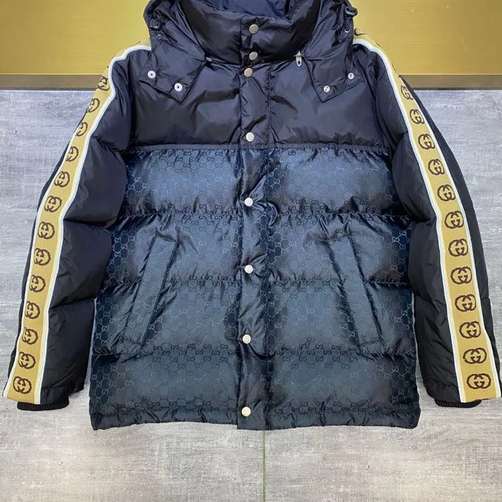 グッチ ダウンジャケット 切り替え