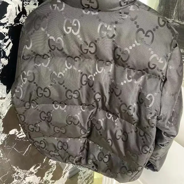 GUCCI ショート丈 ダウンジャケット