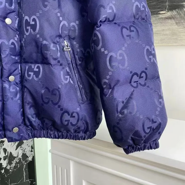 GUCCI ブルー ダウンジャケット