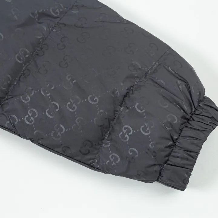 グッチ 軽量 ダウンジャケット