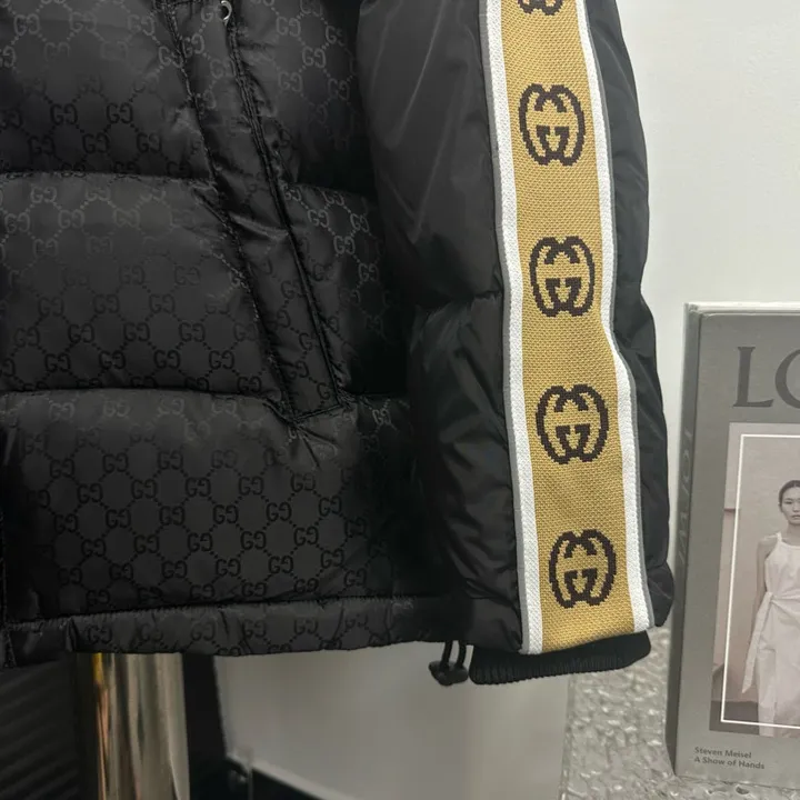 グッチ ダウンジャケット ナイロン