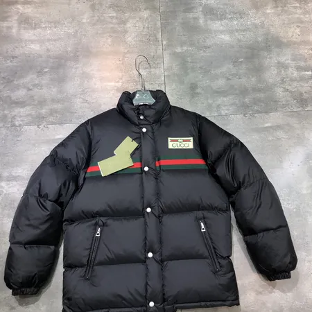 グッチ ナイロン ダウンジャケット