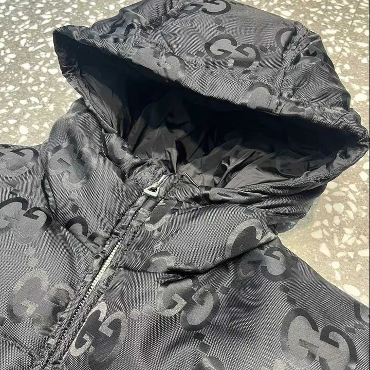 グッチ 698710 Z8A2S 1000 ブラック