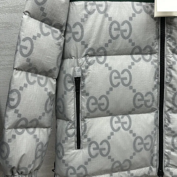 グッチ ショート丈 ダウンジャケット