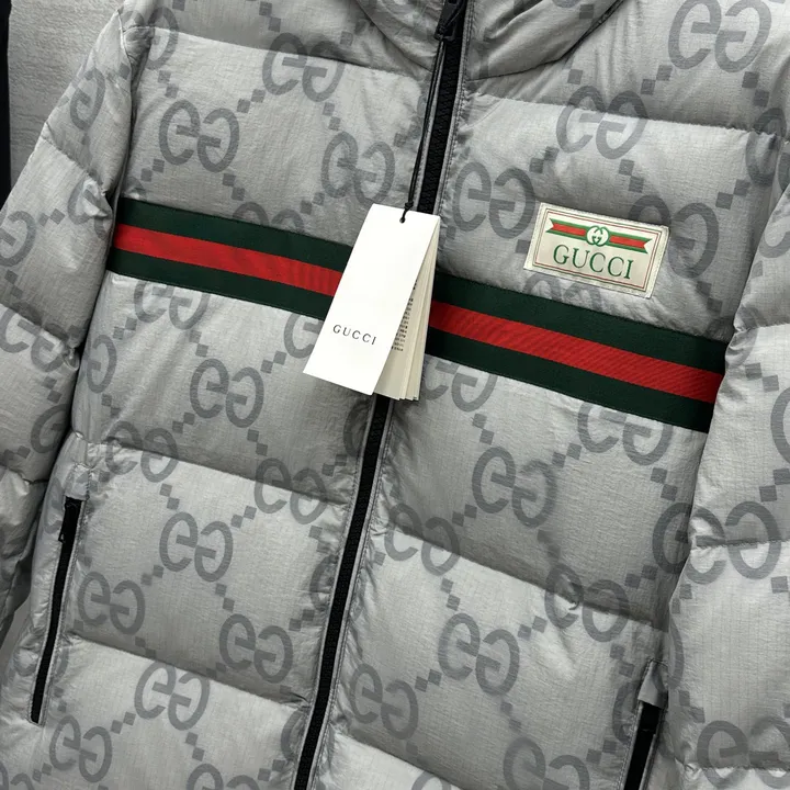 GUCCI アウター 厚手暖かい