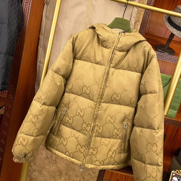 GUCCI ジャンボ GG ダウンジャケット