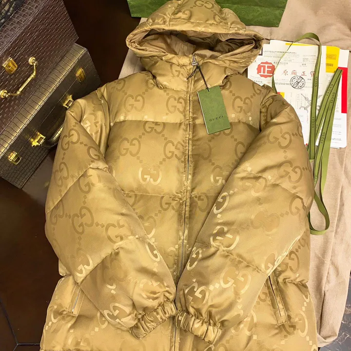 GUCCI ダウンジャケット メンズサイズ