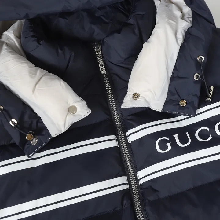 GUCCI 立ち襟 ダウンジャケット