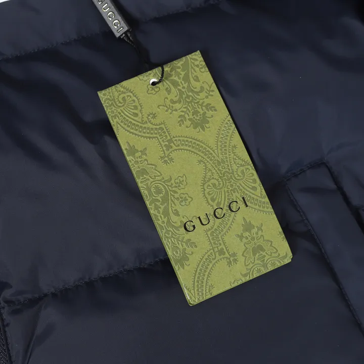 GUCCI 秋冬 トップス