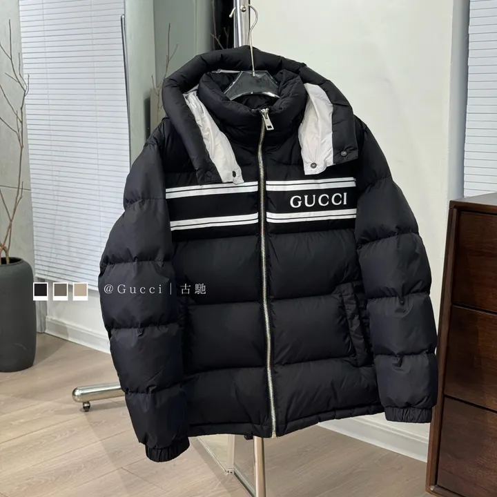 GUCCI ダウンジャケット フード付き