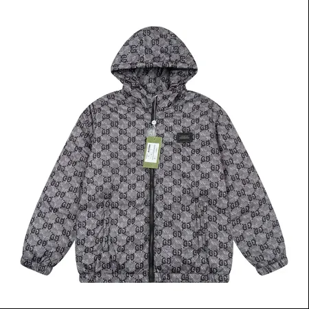 GUCCI ショート丈 ダウン