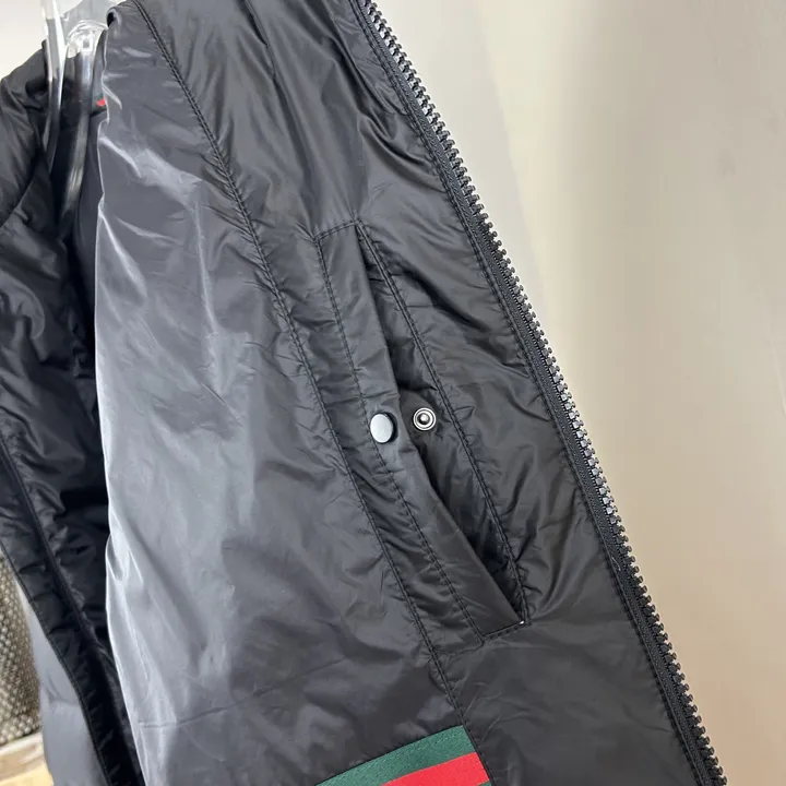 グッチ ブラック ダウンジャケット