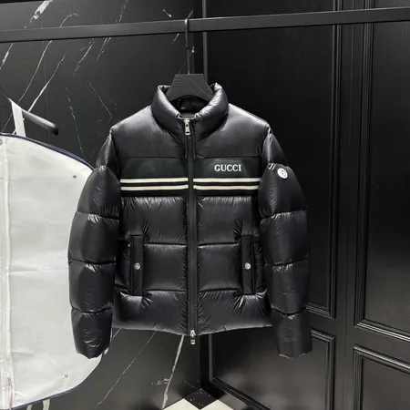 グッチ ダウンジャケット ウェブストライプ