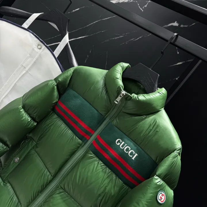 グッチ グリーンダウンジャケット