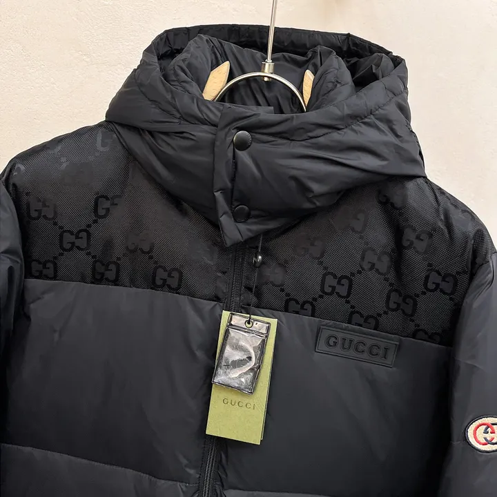 GUCCI ダウンコート メンズ