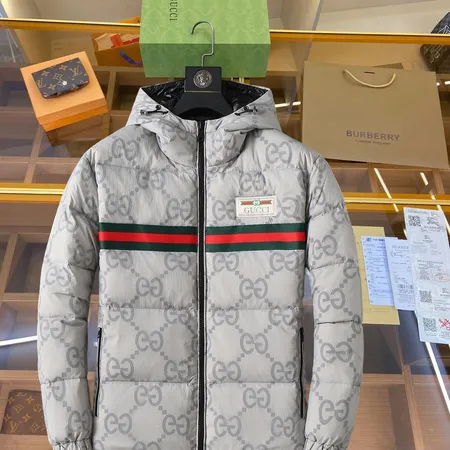 グッチ ウェブストライプ ダウンジャケット