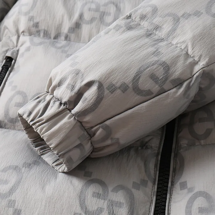 GUCCI ダウンコート 秋冬 ファッション