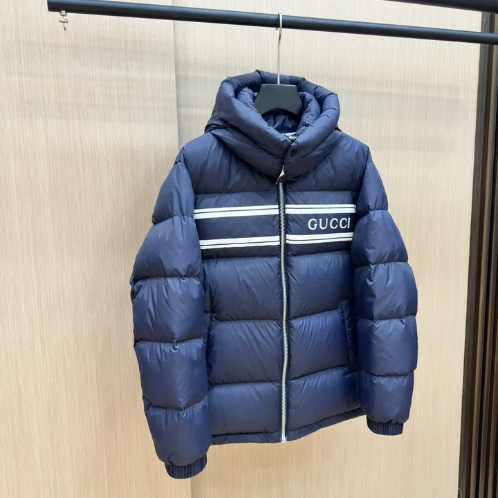 グッチダウンジャケットフード付き