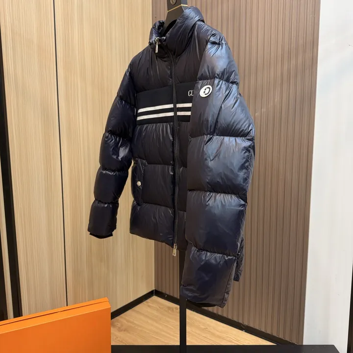 GUCCI ダウンジャケットおしゃれ