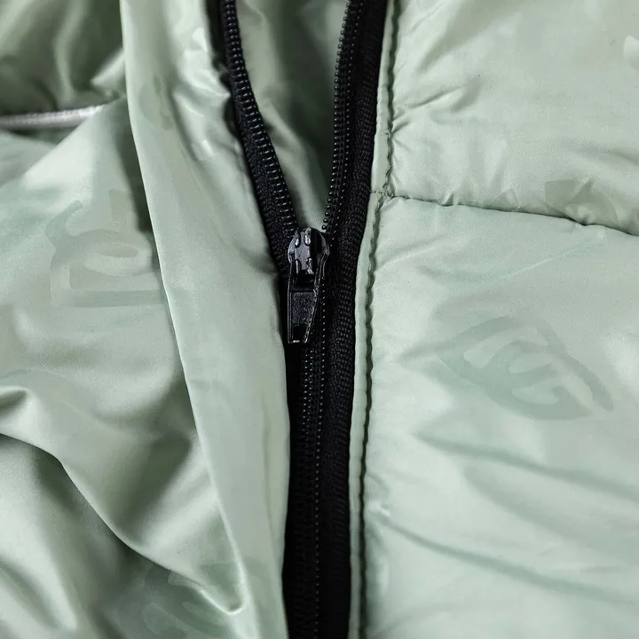 GUCCIショートダウン レディース