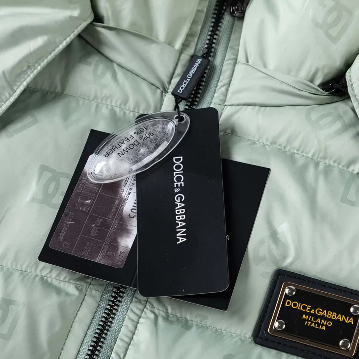 GUCCI ダウンジャケット レディース