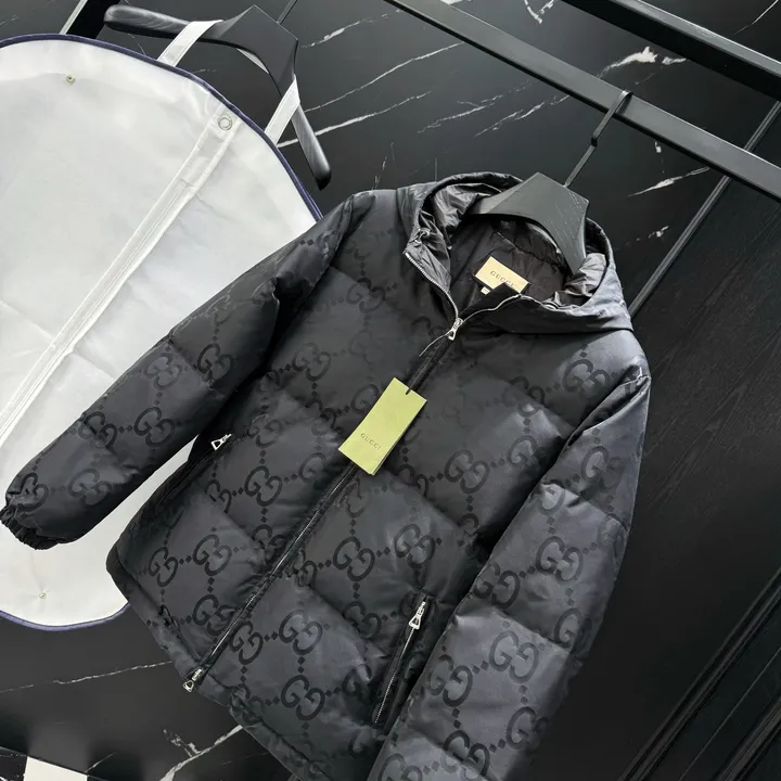 GUCCI ダウン ジャケット メンズ 流行り