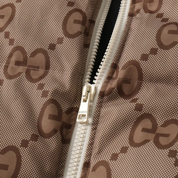 GUCCI ダウンジャケット メンズサイズ