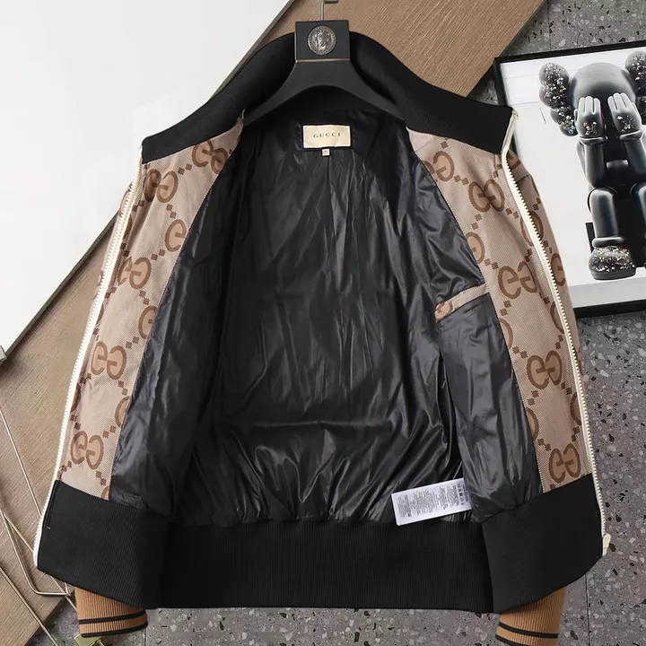 GUCCI ダウンジャケット メンズサイズ