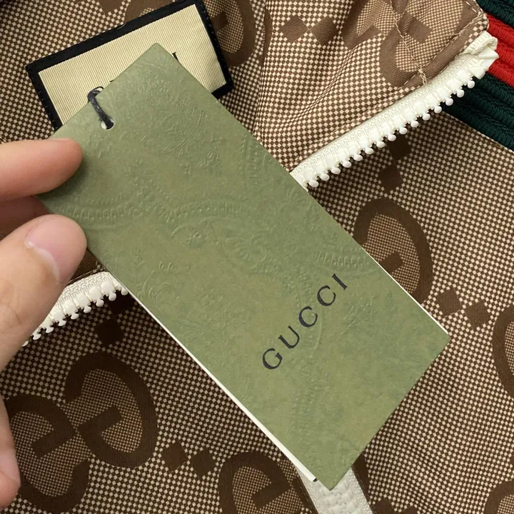 グッチ ブルゾン ベージュ