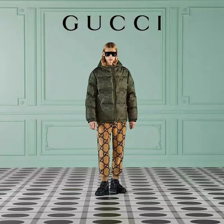 GUCCI 男子 ショートダウン