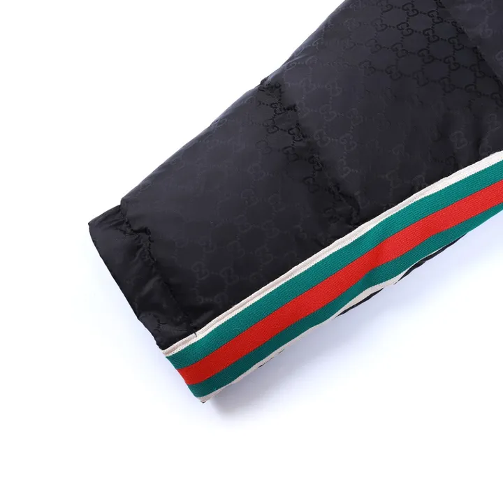 グッチ 黒 ダウンコート