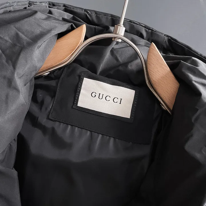 グッチ 暖かいダウン