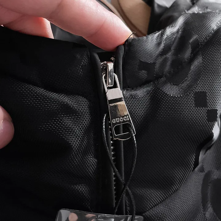 GUCCI ショート丈 ダウンジャケット