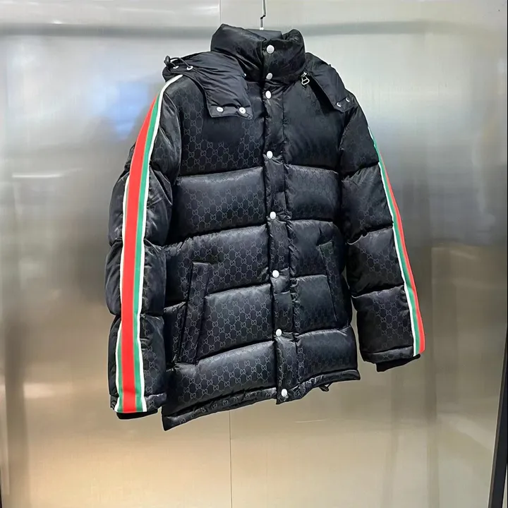 GUCCI 軽い ダウンジャケット