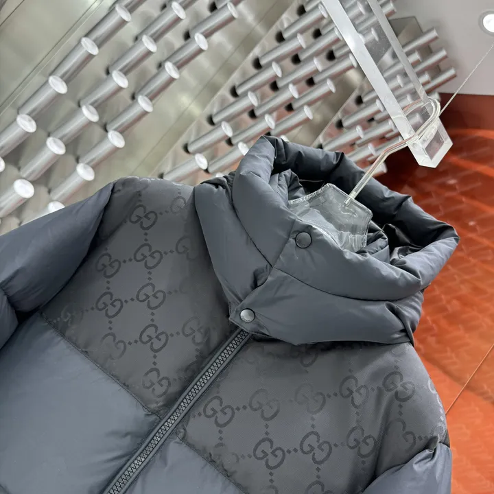 グッチ ナイロン ウンジャケット