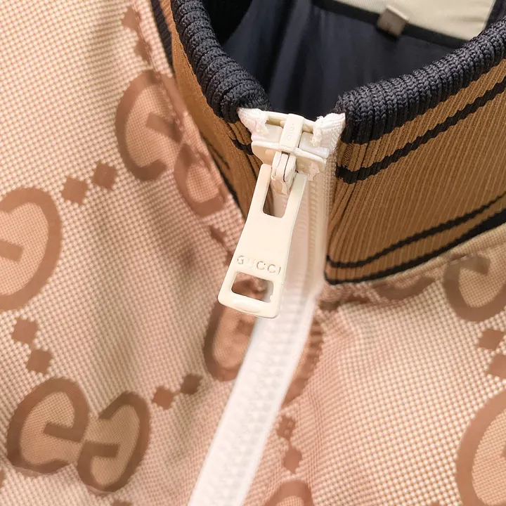 グッチ 折り襟 ダウン