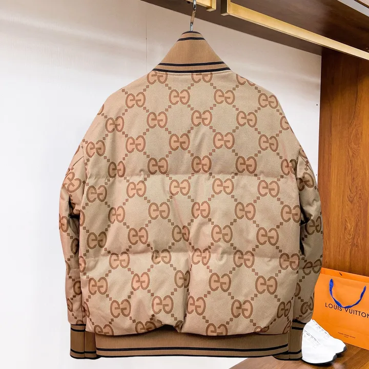 グッチ GGキャンバス ダウンジャケット