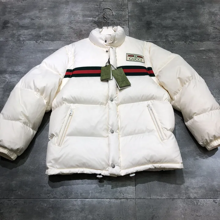 GUCCI レディース 美品ダウンジャケット