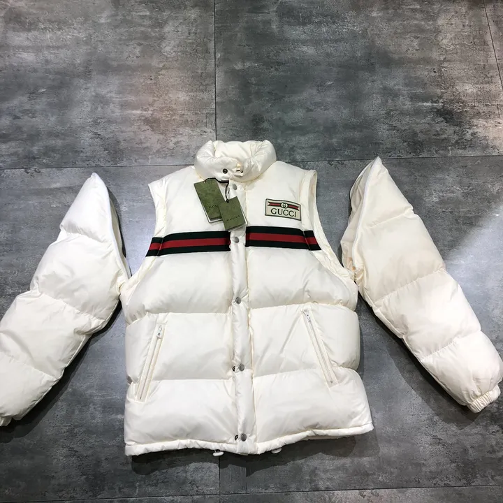 GUCCI レディース 美品ダウンジャケット