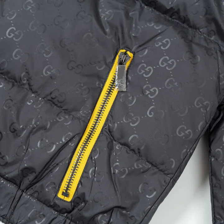 グッチ フード付き ダウンジャケット