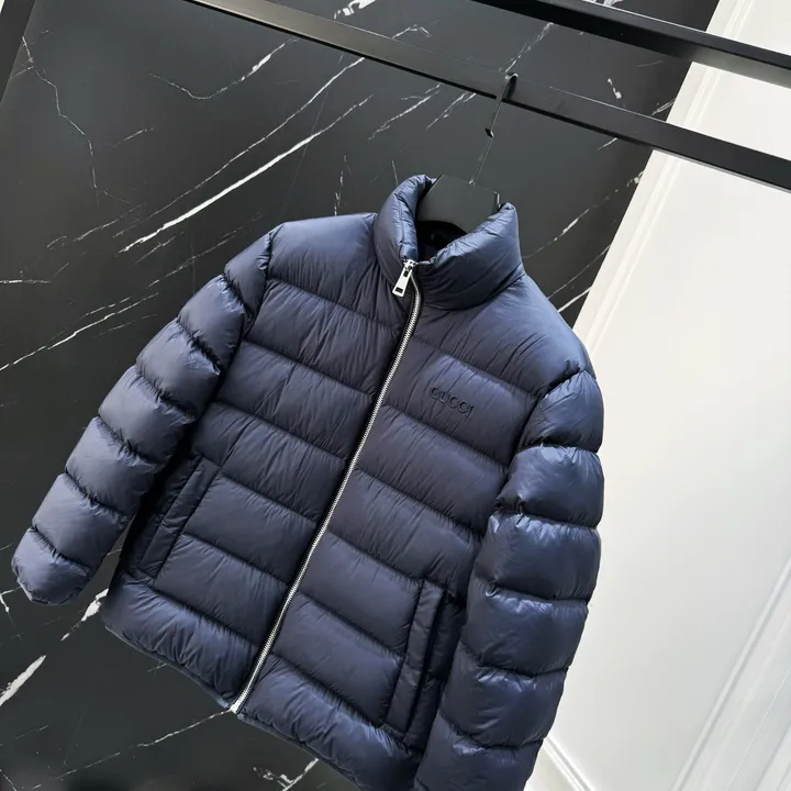 GUCCI ロゴ ショートダウン