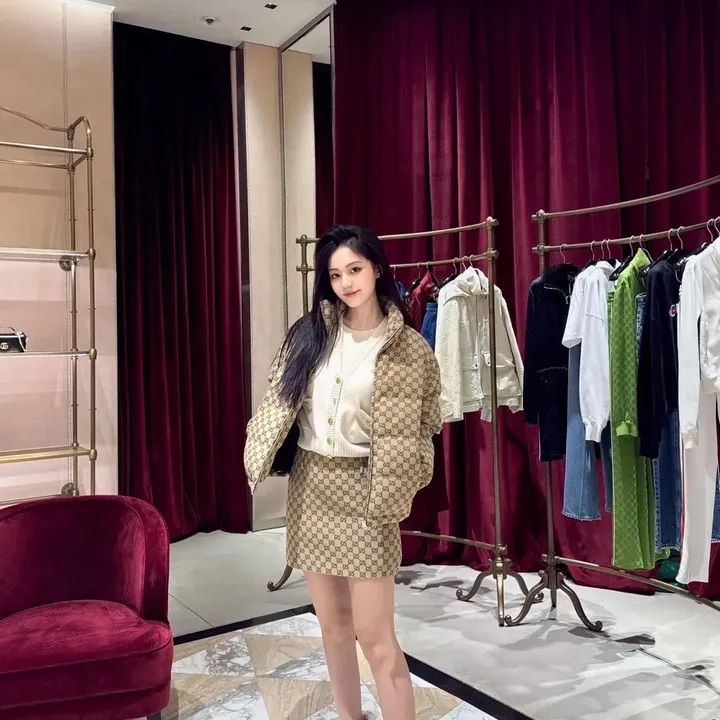 GUCCI ダウン レディース